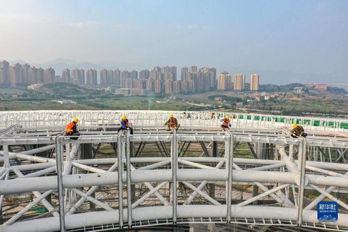 重慶龍興足球場(chǎng)進(jìn)入金屬屋面及幕墻裝飾裝修施工階段