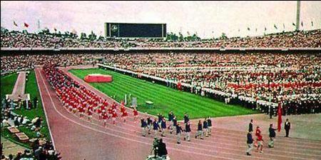 墨西哥 毒梟陰影下的體育場地鋪裝困境